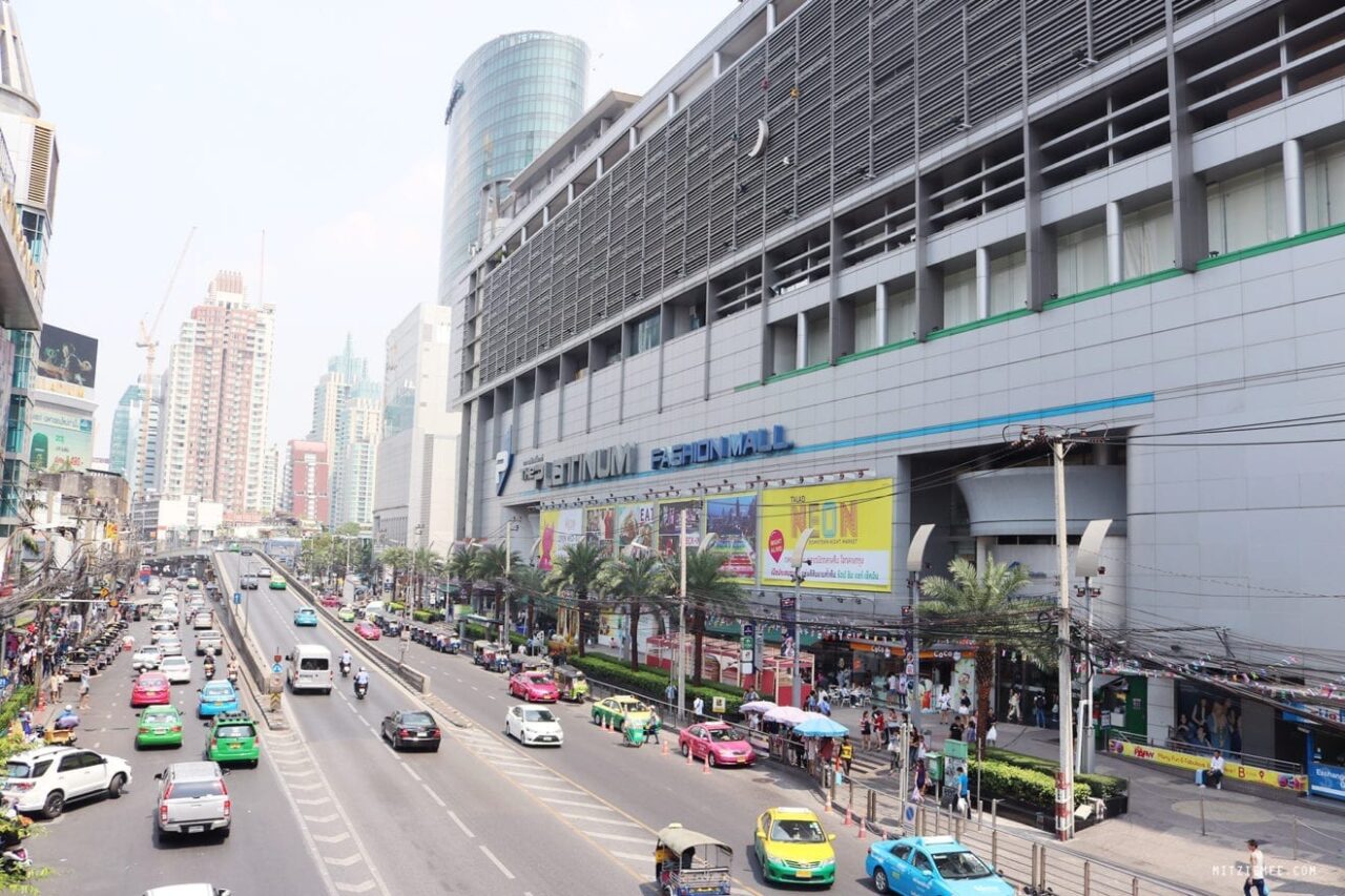Malls in Philippines unlikely to follow US stores to extinction