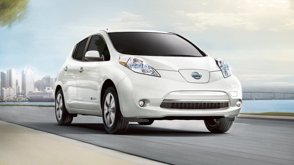 Nissan targets new Leaf global sales of more than 90,000 a year