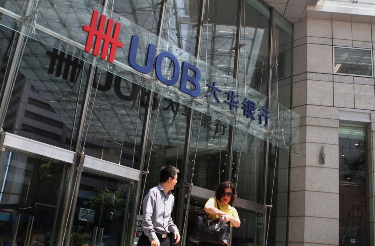 UOB CEO Faces 20% Salary Slash as Bank’s Profits Plummet