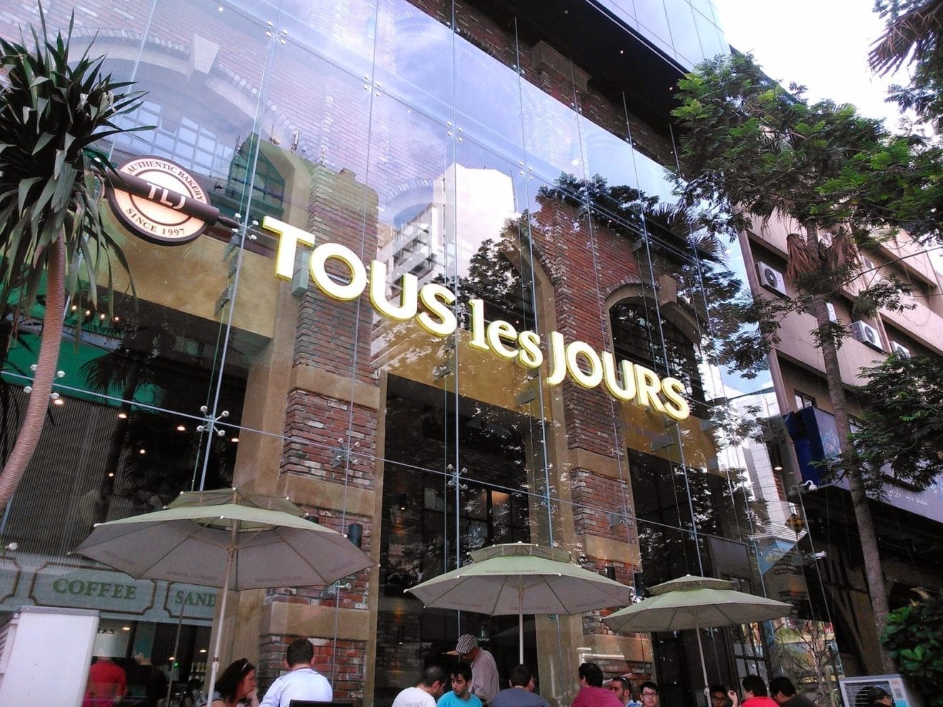Tous Les Jours Vietnam rolls out new look