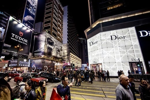 Hong20Kong20jewelry20retail20shopping20credit20Andrey20Bayda20slash20Shutterstock20520