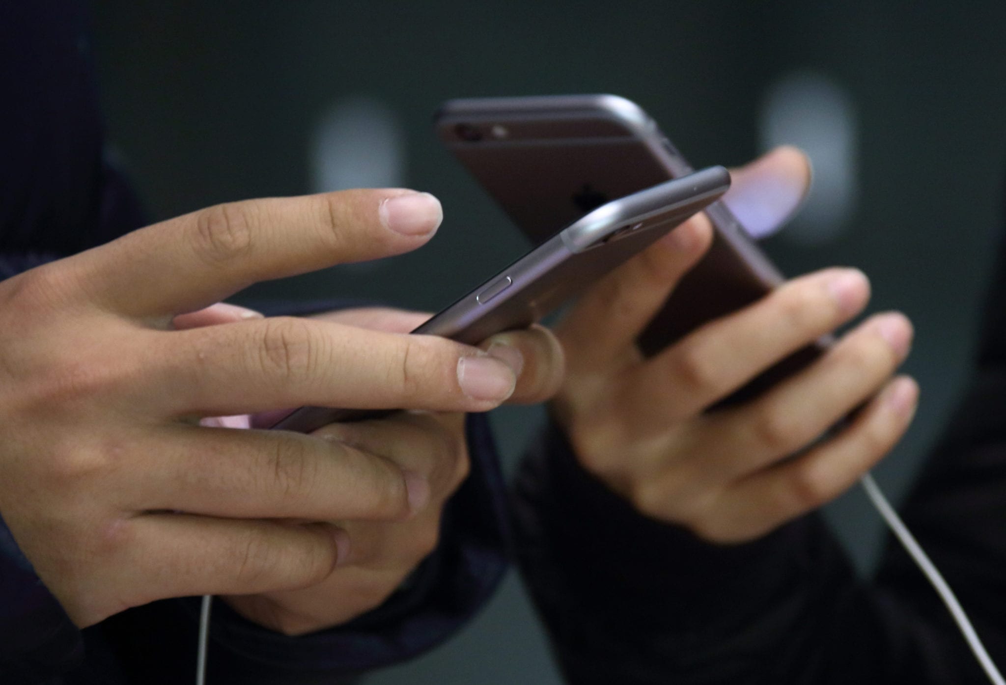 Smartphone shipments suffer a record breaking decline