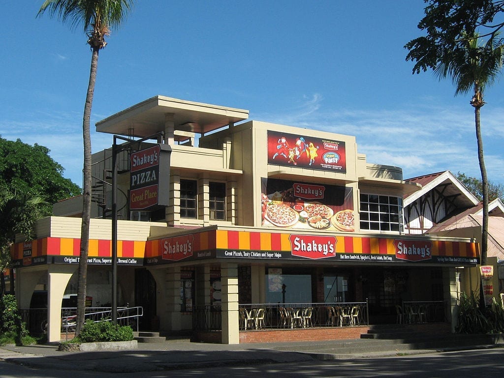 Pizza parlor chain plans expansion for 2018
