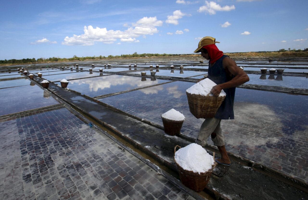 Indonesia Snack and Noodle Makers Face Salt Import Muddle