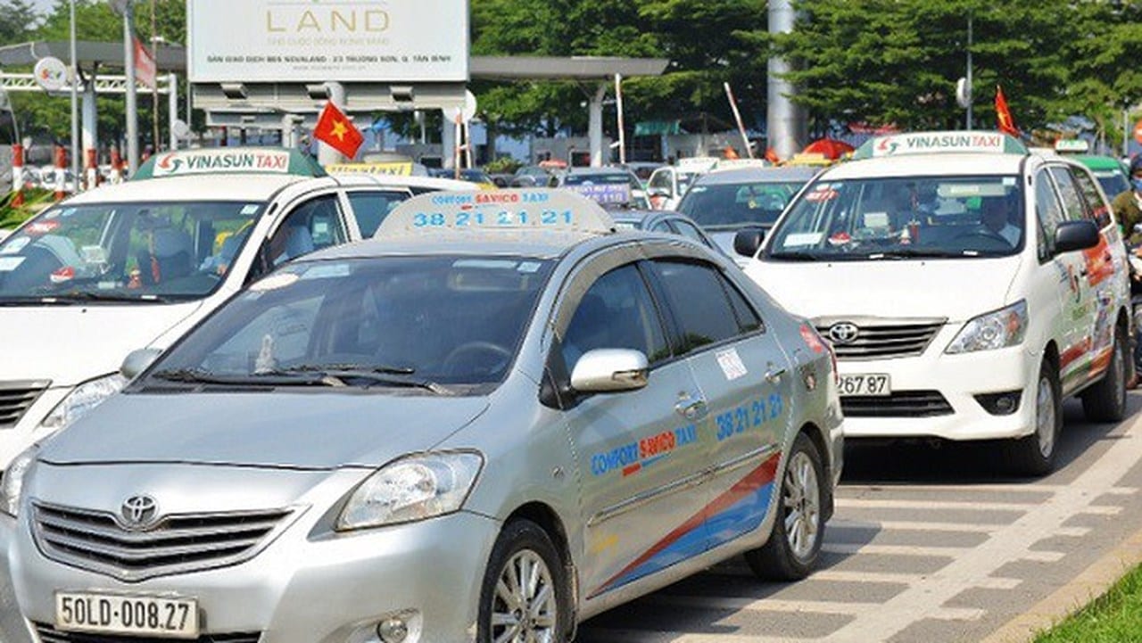 Savico Vietnam shuts down taxi company