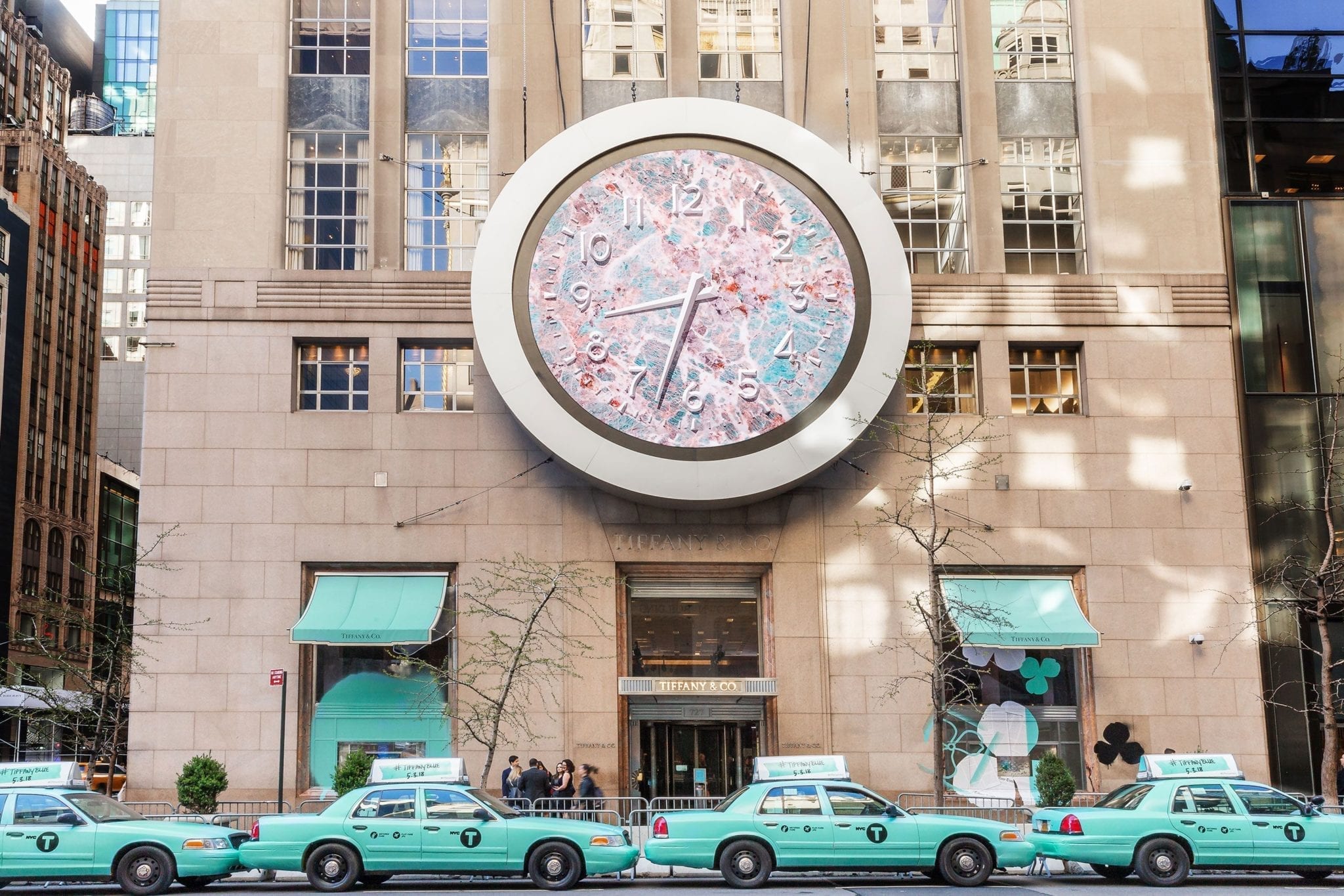 Tiffany & Co turns yellow cabs blue