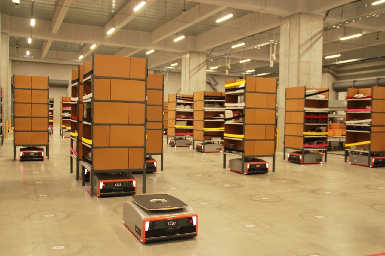 GreyOrange Butler425