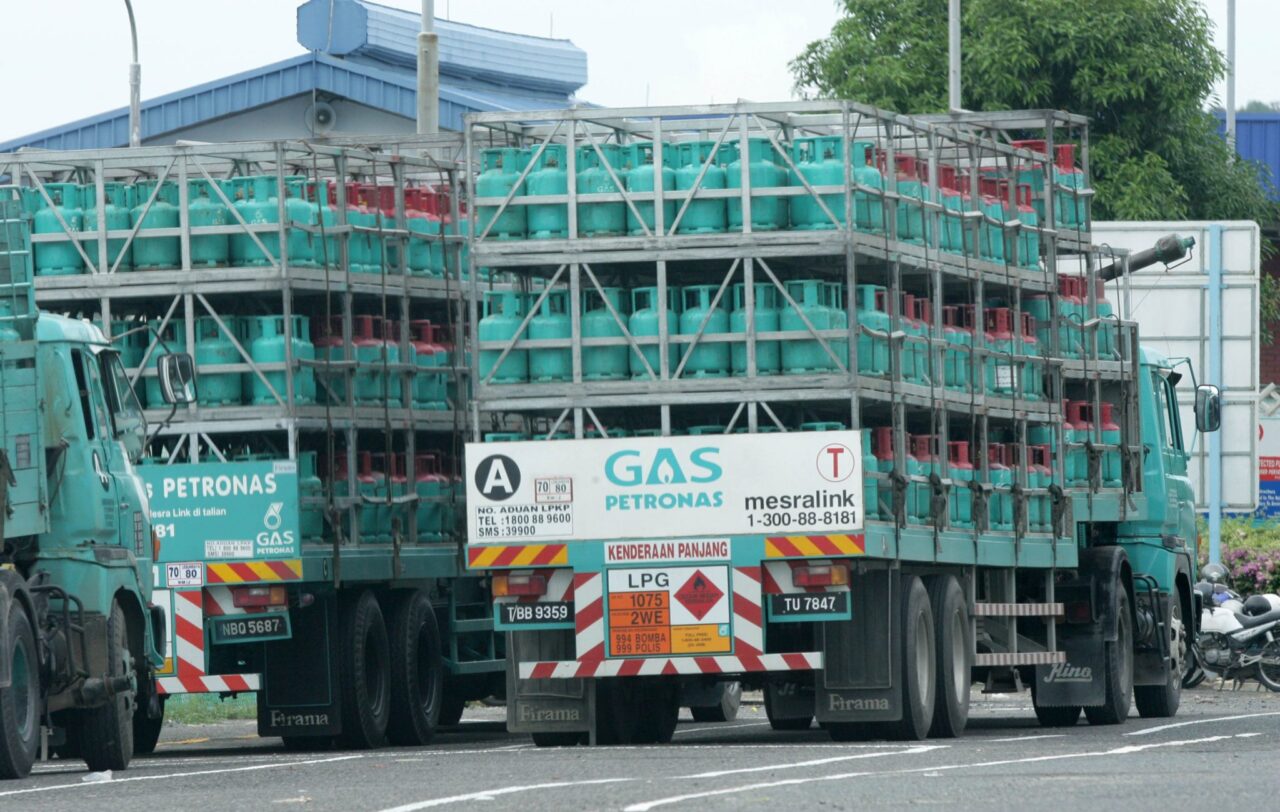 petronas120615