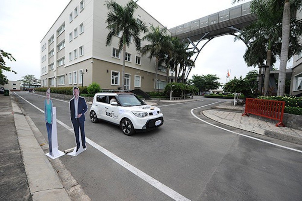 vietnam driveless car