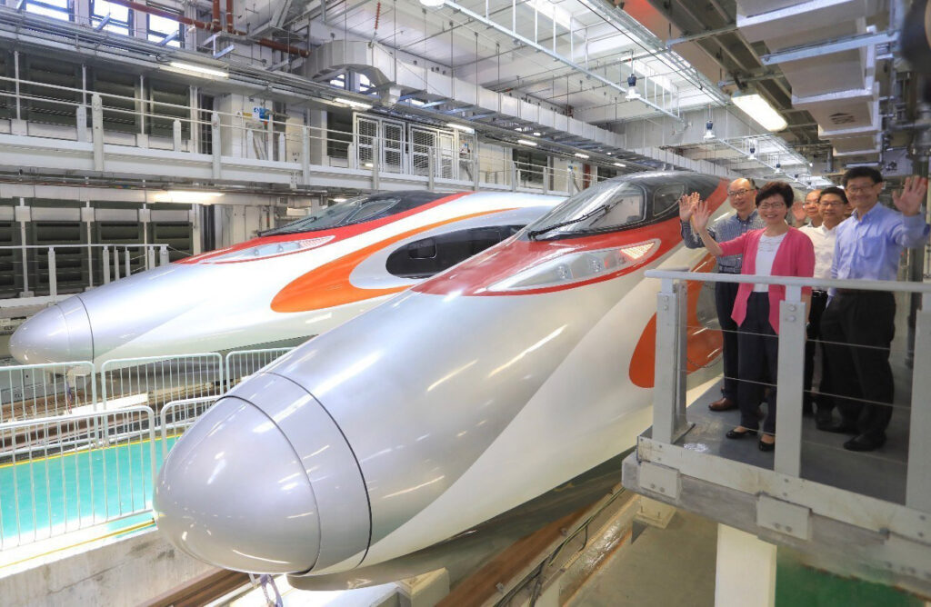 gz hk high speed train 5