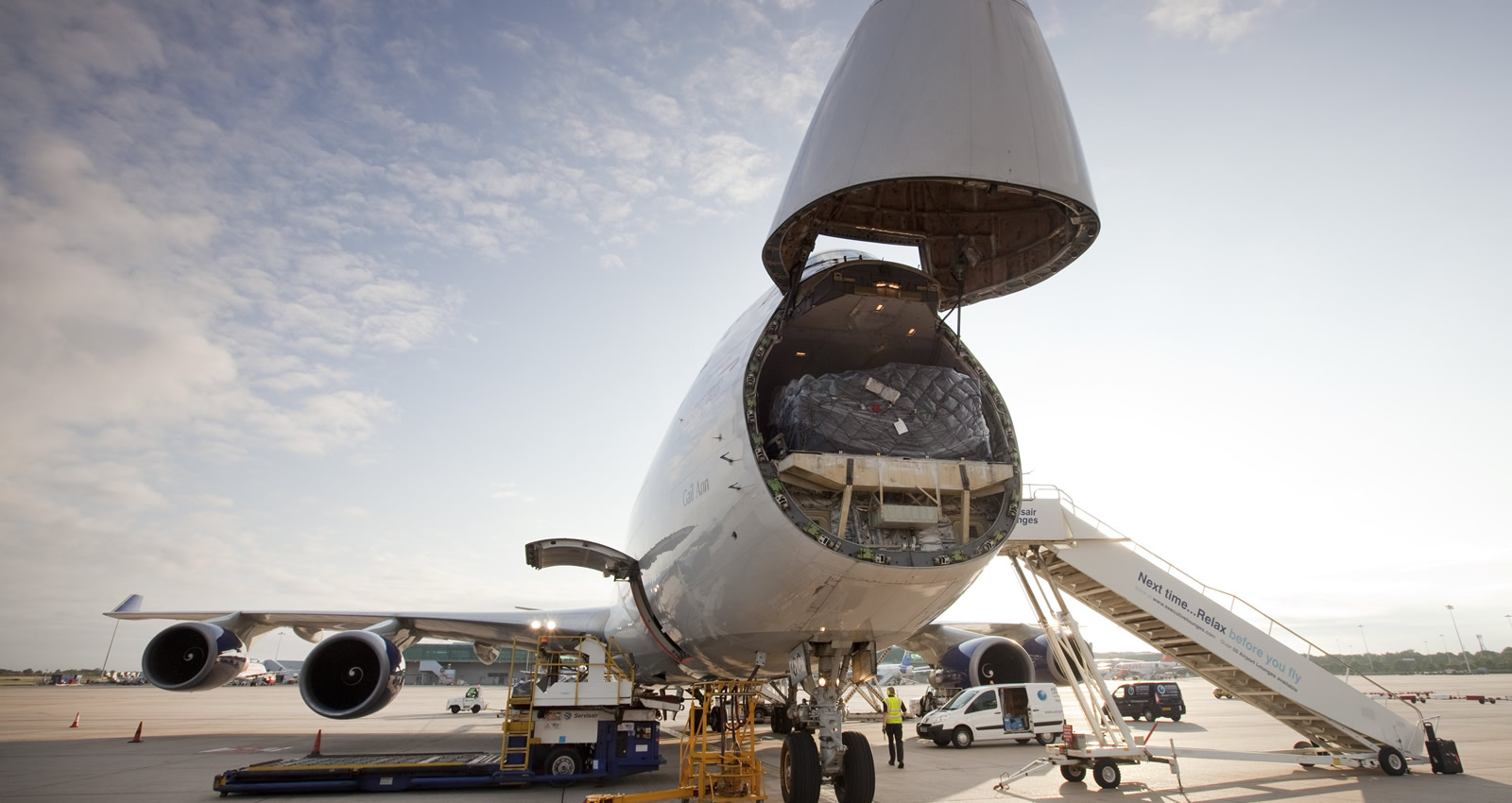 Vietnam firm reluctant to launch cargo flights, foreign carrier eager