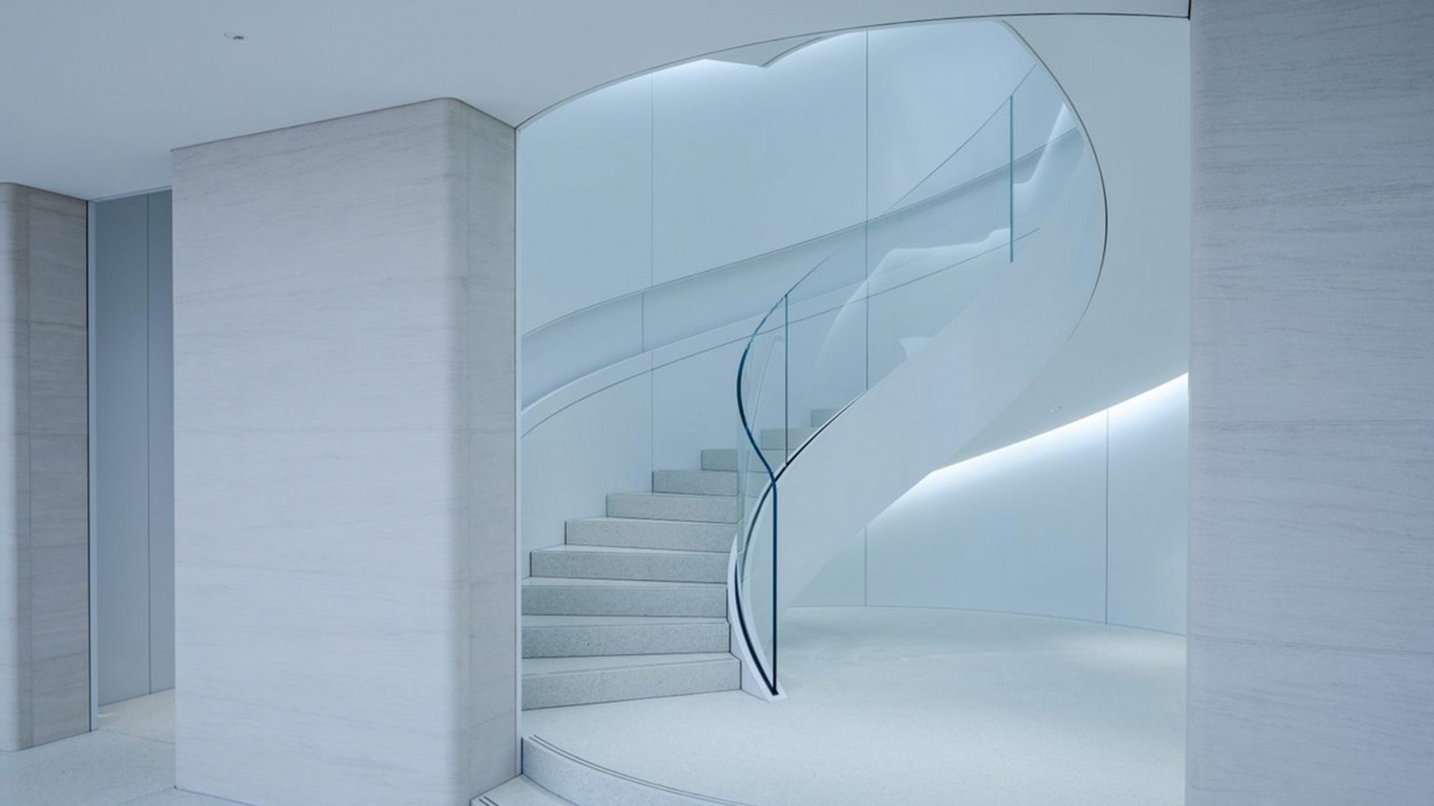 Shibuya Apple store reopens after a year of renovation
