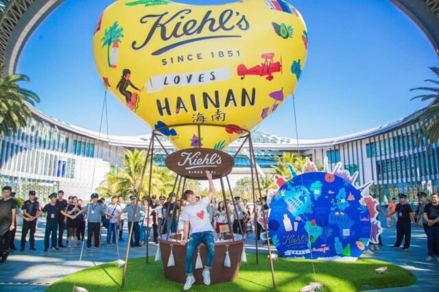 黄致列在科颜氏全球第一家Kiehls Loves快闪店 1024x682