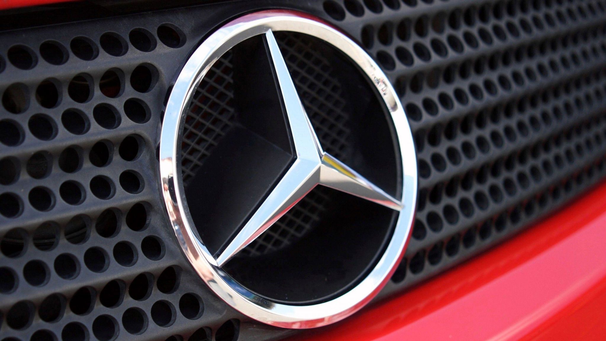 Imports of commercial vehicles fell last month in Korea