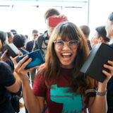 Apple Iconsiam opens in Bangkok woman with product 11112018 big.jpg.large