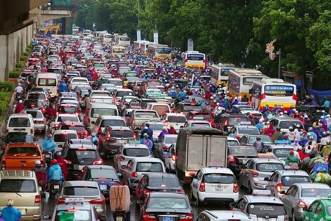 vietnam traffic car