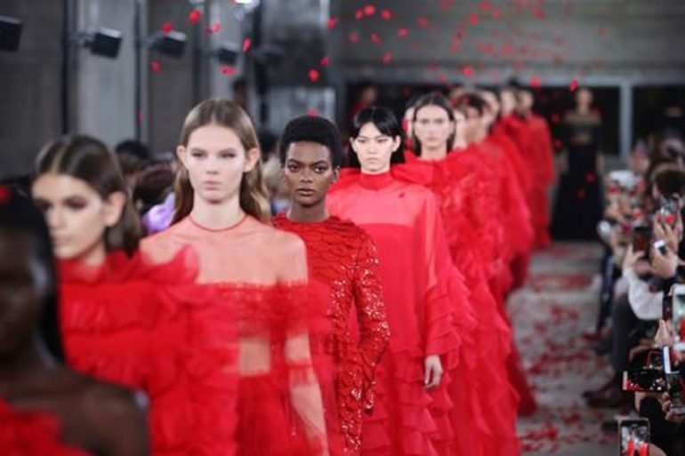 valentino show fashion