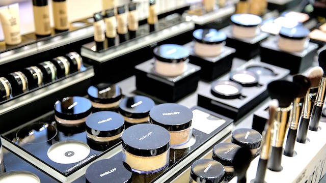 Inglot