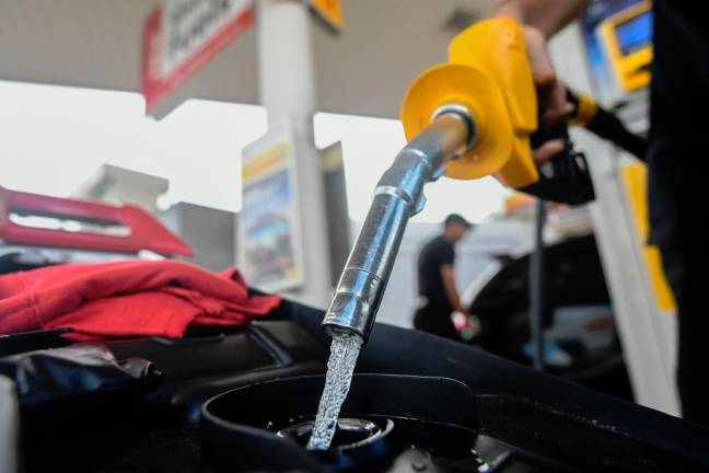 Global Tensions Fuel Surge in Vietnam’s Gasoline Prices