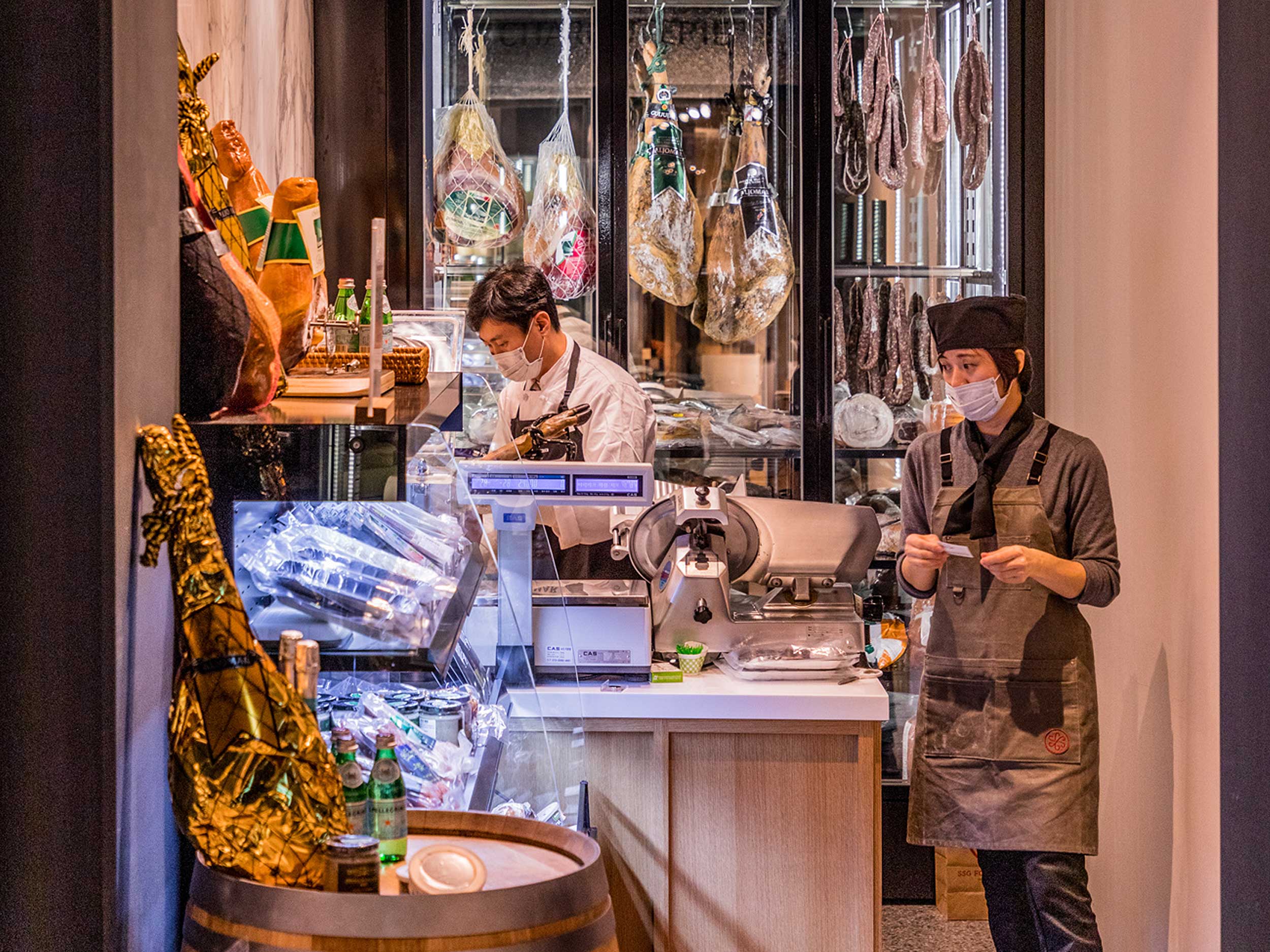 Featured store : SSG Food Market by Emart in Seoul, Korea