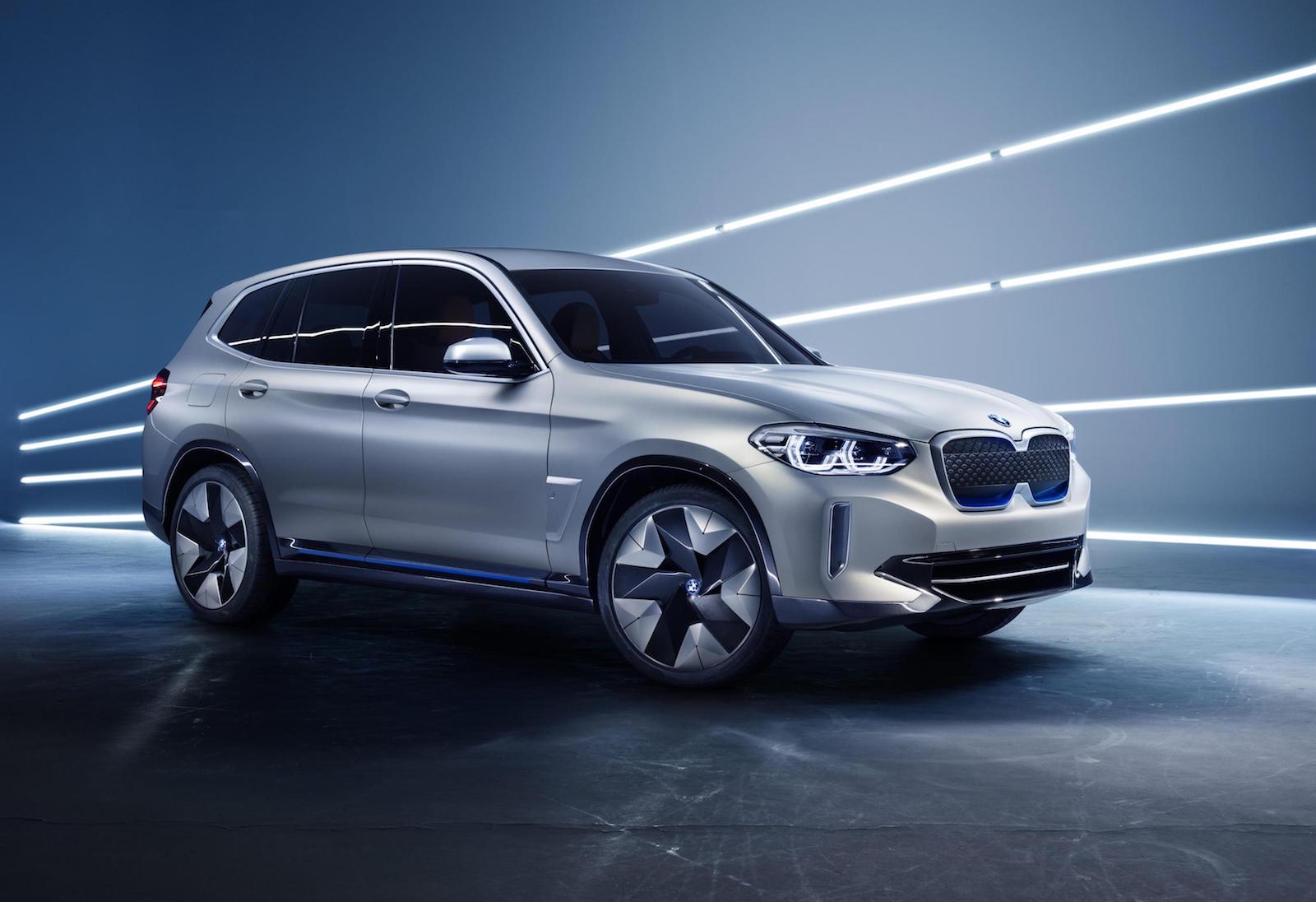 BMW Previews iX3, i4 and iNext EVs