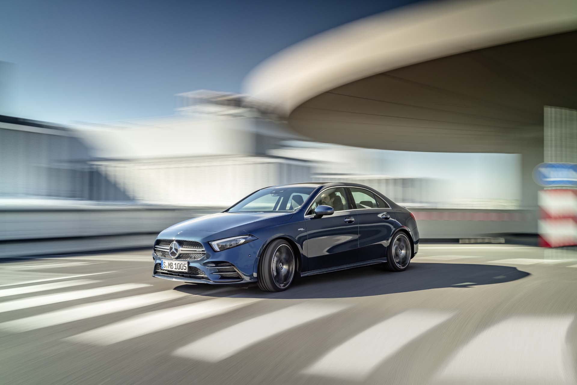 Mercedes Readies Plants To Produce Electric Vehicles
