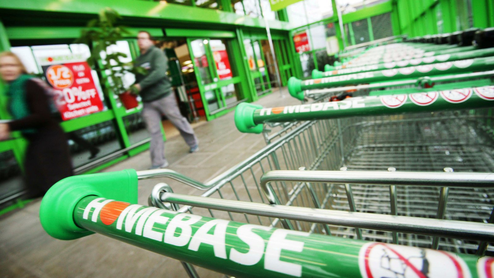 Wesfarmers, Woolworths lead list of top 1000 Australian companies