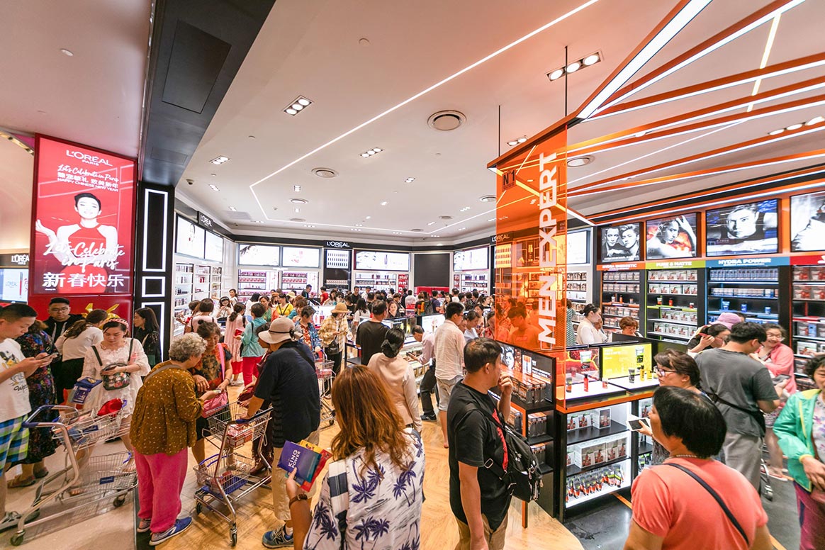 L’Oréal Paris revamps its store at the Bangkok King Power Downtown II Srivaree