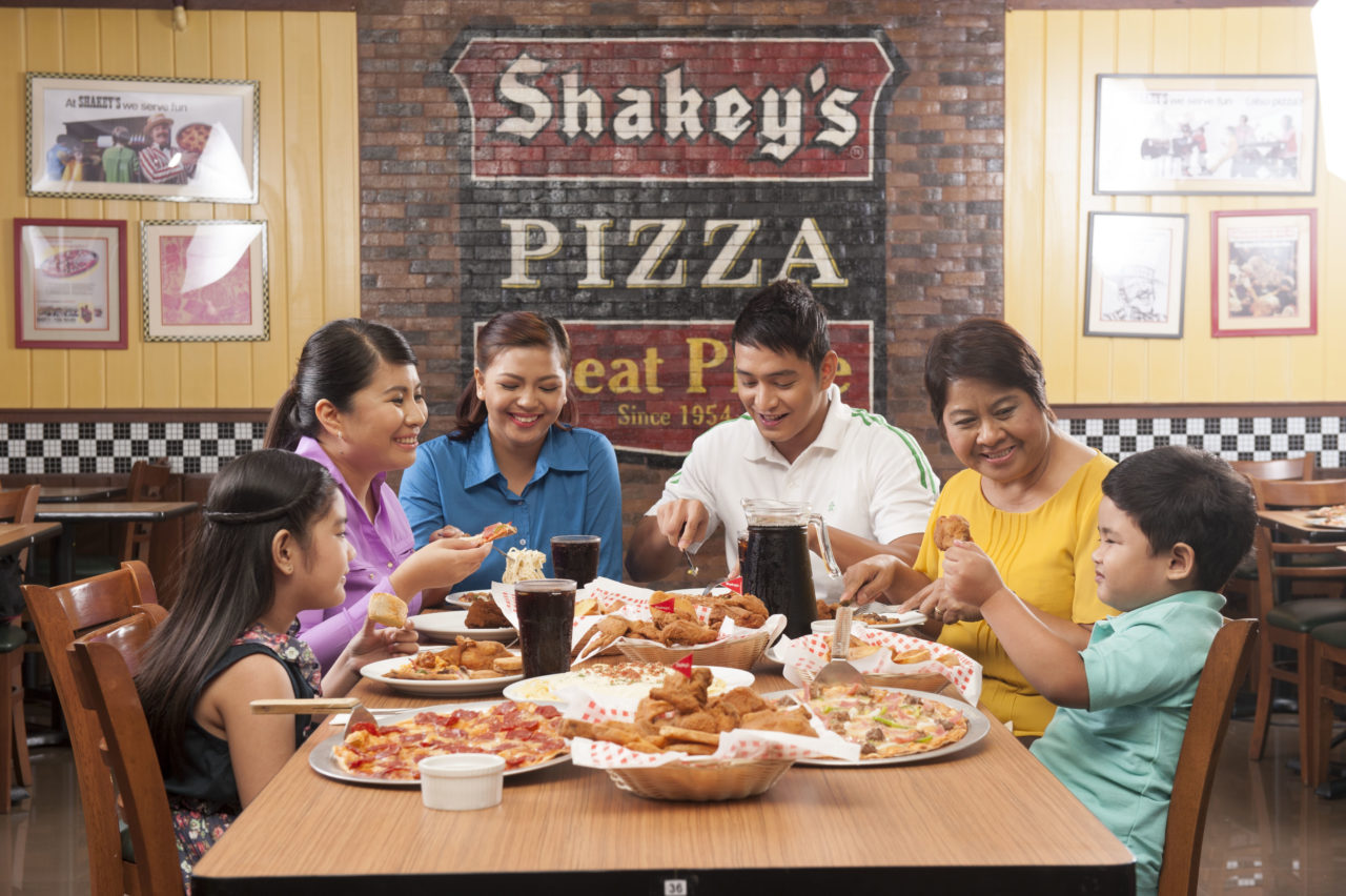 Shakeys Family scaled