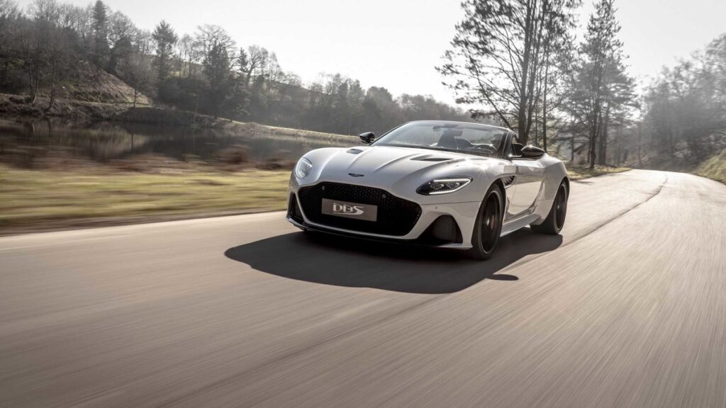 aston martin dbs superleggera volante 2019 01