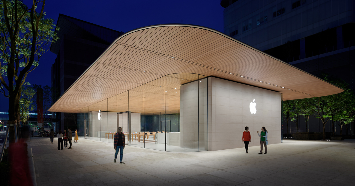 Apple recruits more Vietnamese staff