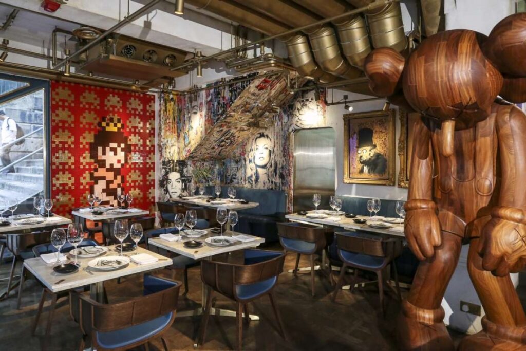 Shanghai Tang and the Ritz Carlton hotel collaborate on tea set