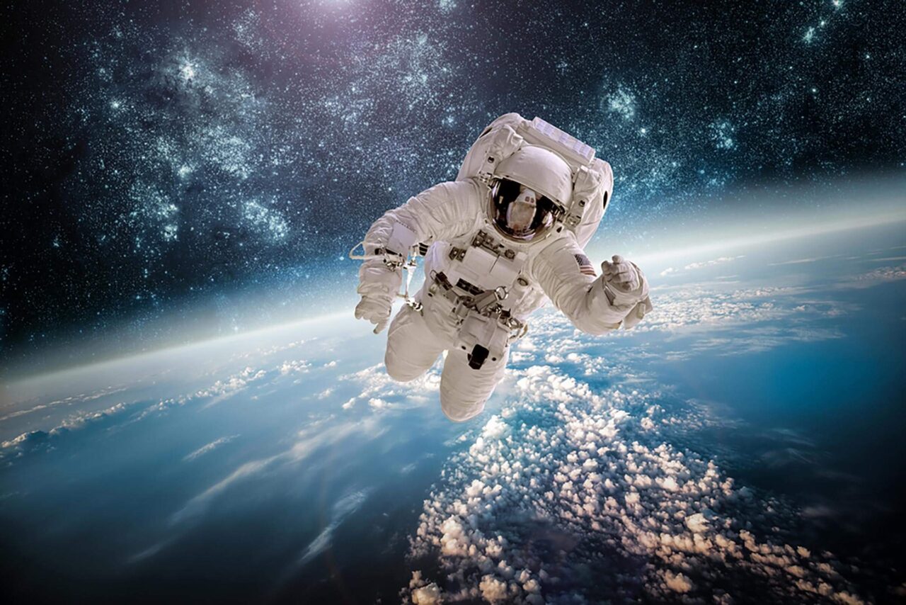 01 astronaut Yes Outer Space Has a Smell—Here’s What It Smells Like 241509286 Andrey Armyagov