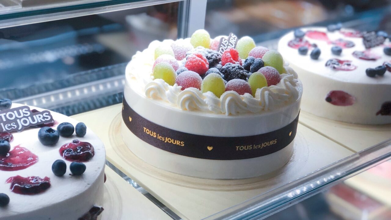 South Korean bakery franchise Tous Les Jours for sale