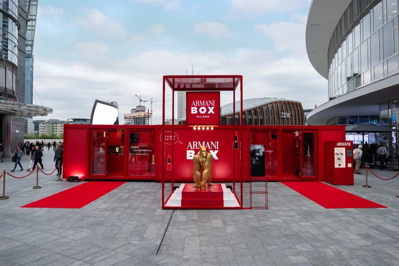 Armani box popup