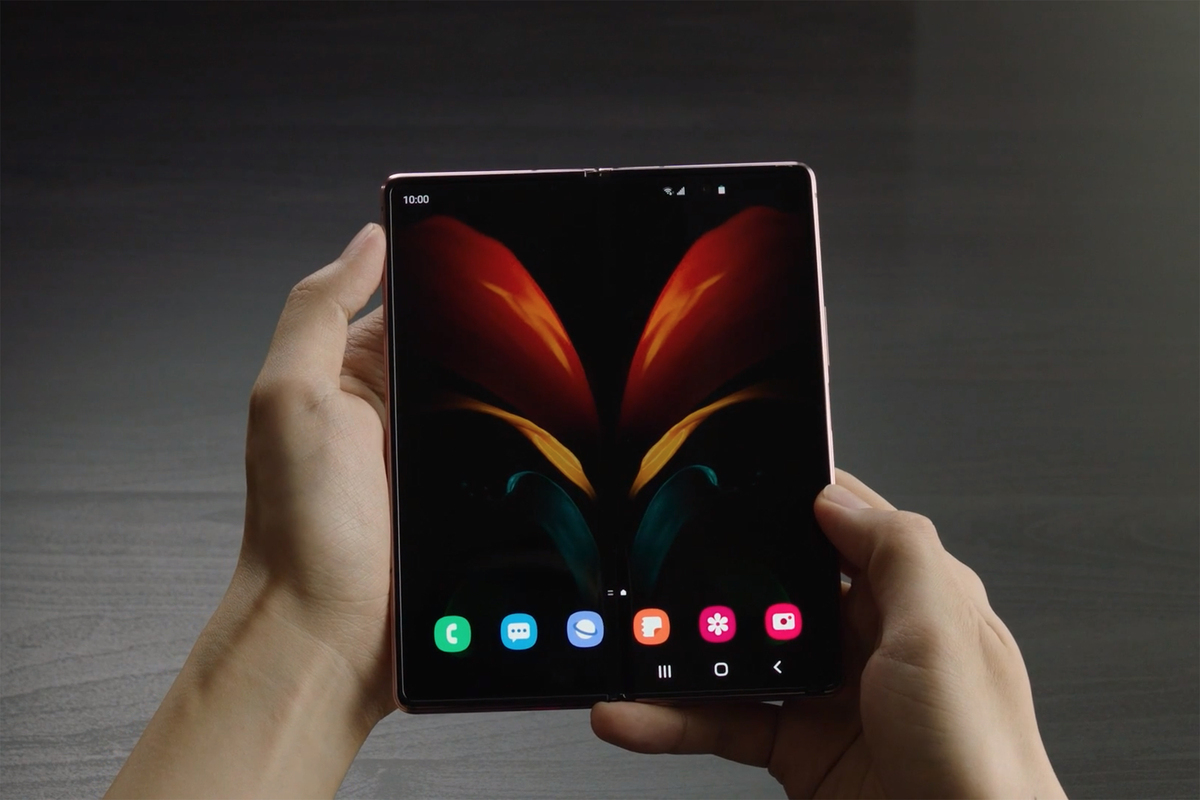 Samsung wants to double its foldable phone shipments in 2022