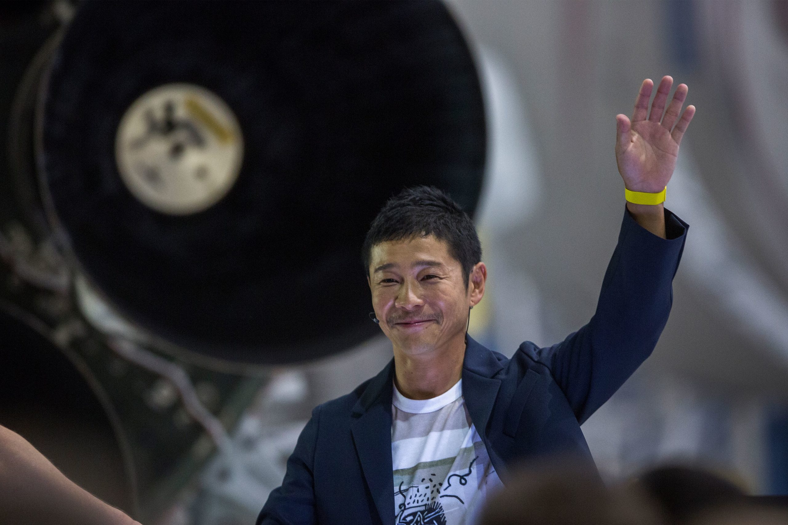 Japan Billionaire Launches Recruitment for Moon Travel
