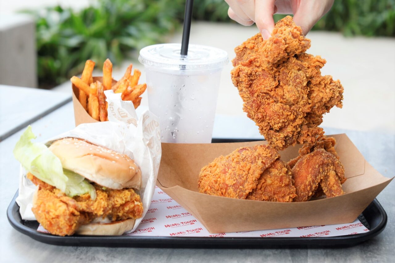 Korean chicken chain Mom’s Touch seeks investors
