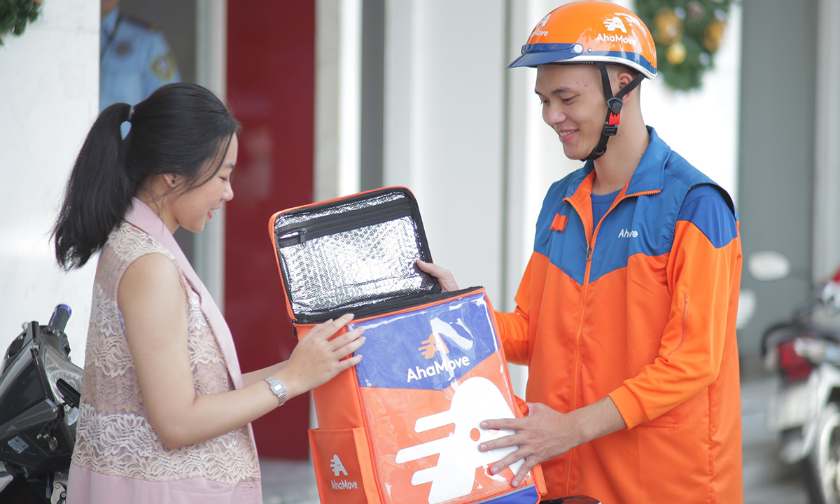 First electric bike delivery service launched in Vietnam