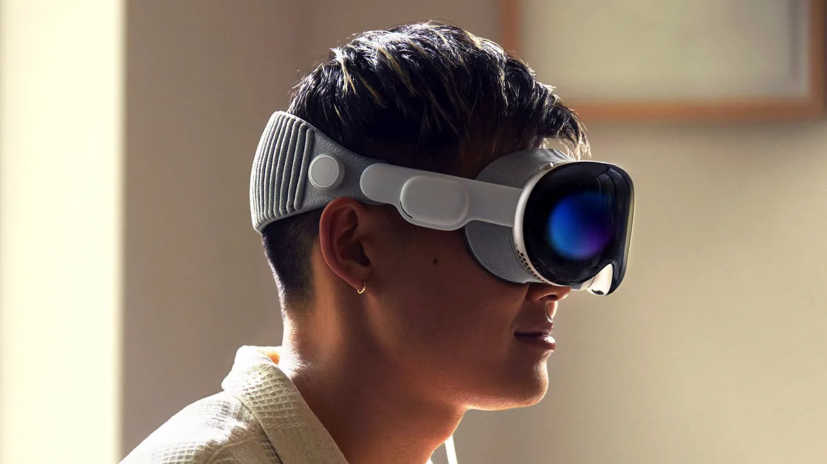 No dedicated Netflix, YouTube, or Spotify apps for the Vision Pro