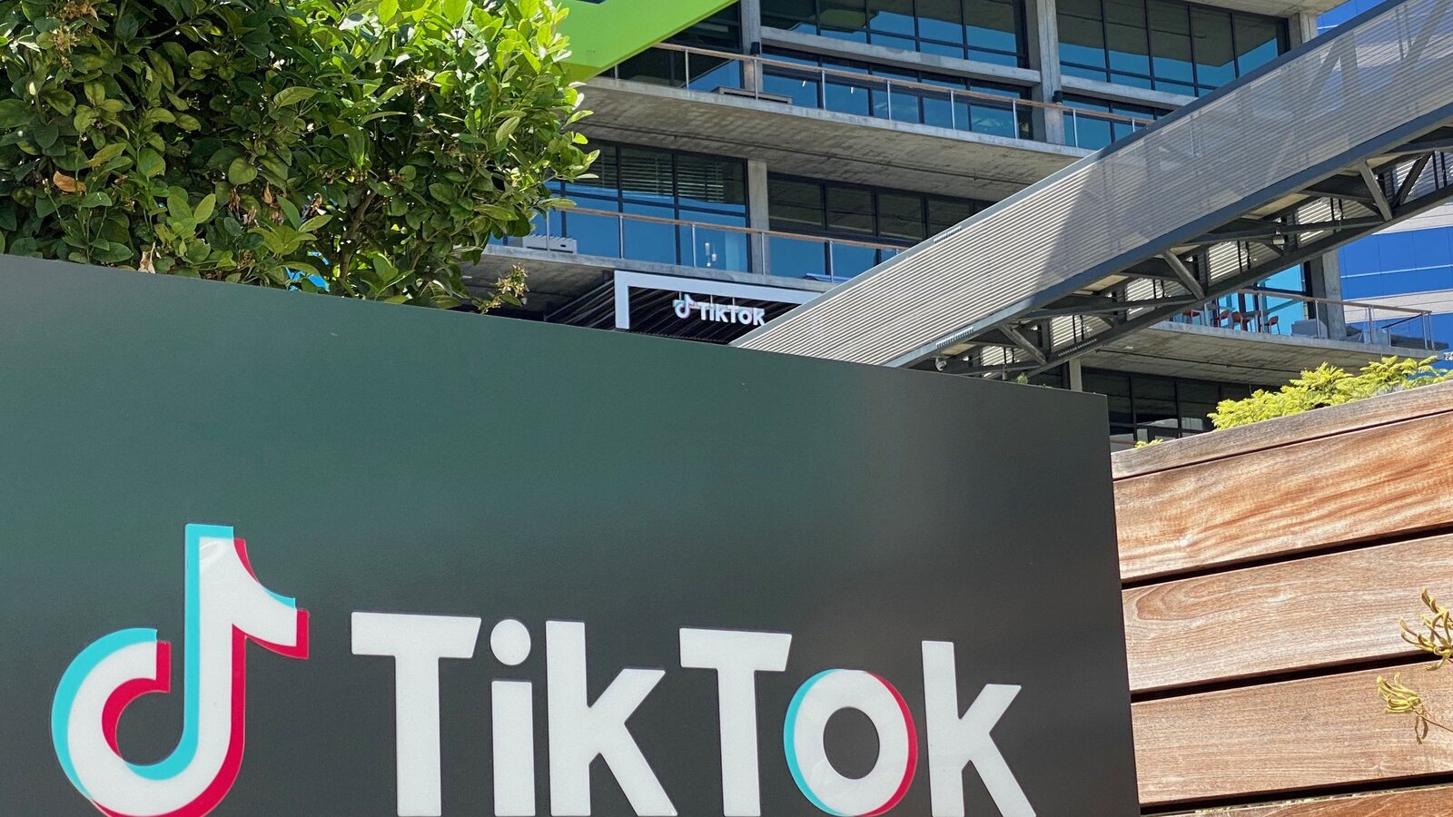 iPhone sales on TikTok quadruples to $3.3M