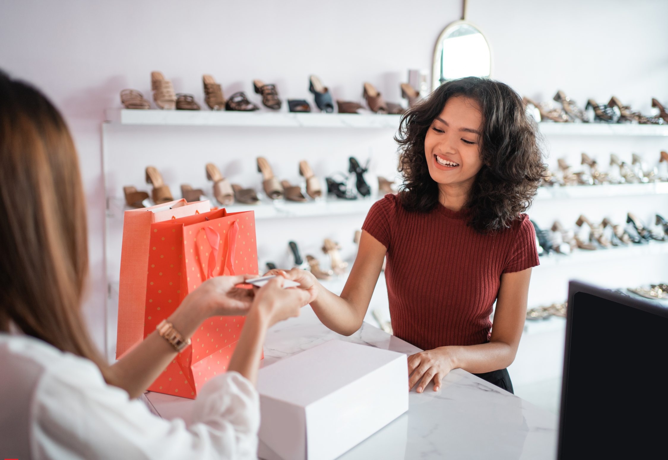 The Secret to Outstanding Customer Service: Empowering and Energising Store Associates