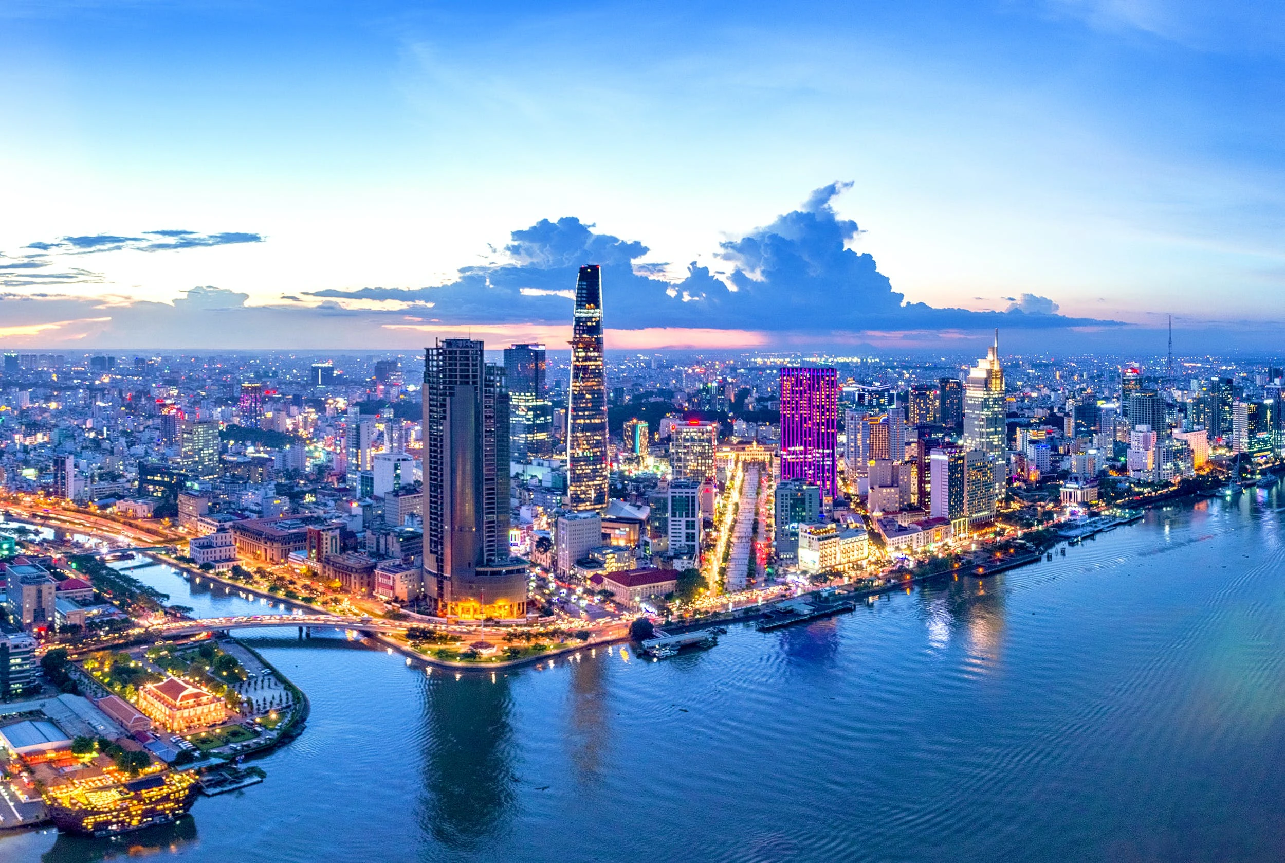HCMC’s Overseas Remittances Drop 23% Amid Global Economic Challenges in H1 of 2026