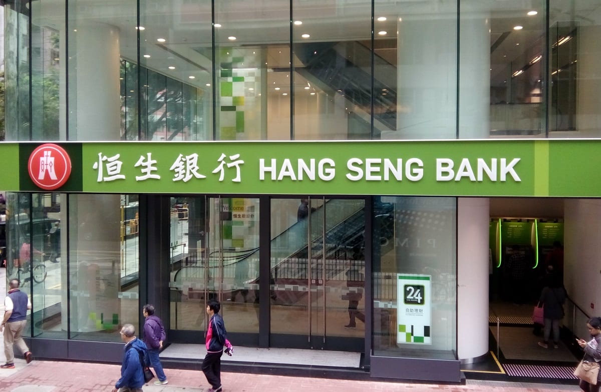 Hang Seng Bank Axes Jobs in Restructuring