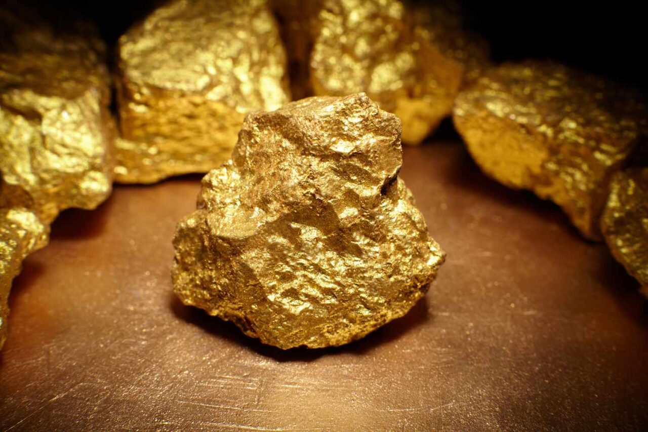 Gold Prices Plunge to 6-Week Low Amid Rising Oil Prices and Anticipated Federal Rate Hikes