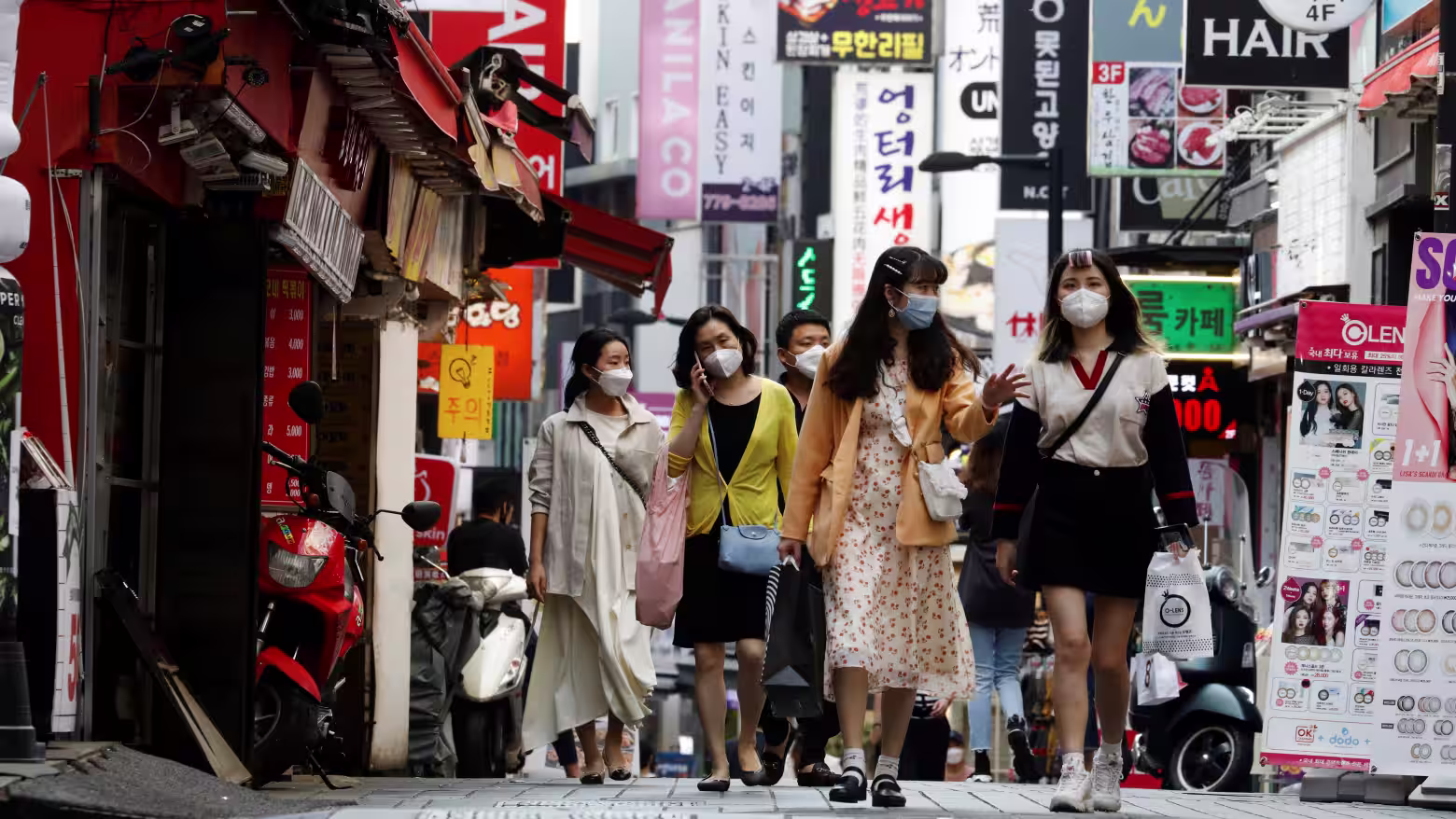 South Korean Retailers Innovate To Welcome Returning Chinese Tour Groups Amid Changing Consumer Trends