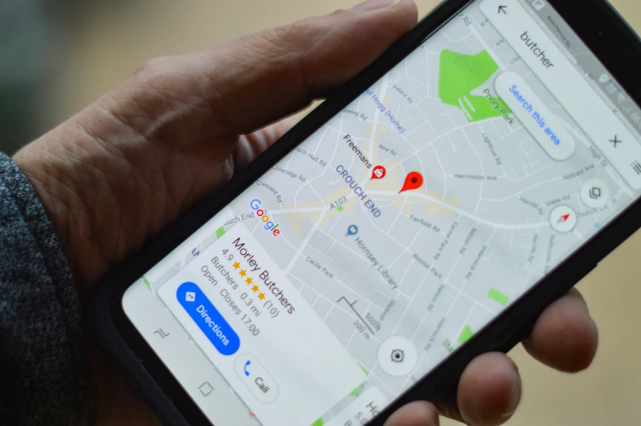 Apple Maps May Integrate Paid Advertisements: Implications And User Reactions