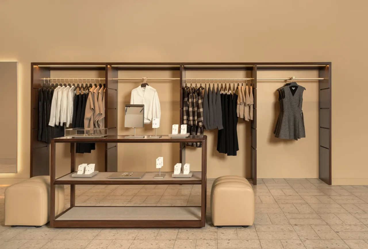Cos makes Indian debut in New Delhi