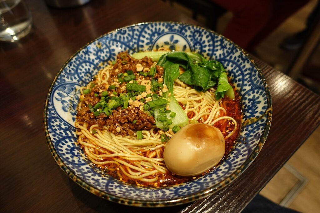 Xiao Noodles’ Spicy Chongqing Delights Make Sizzling Singapore Debut: First International Flagship Launched