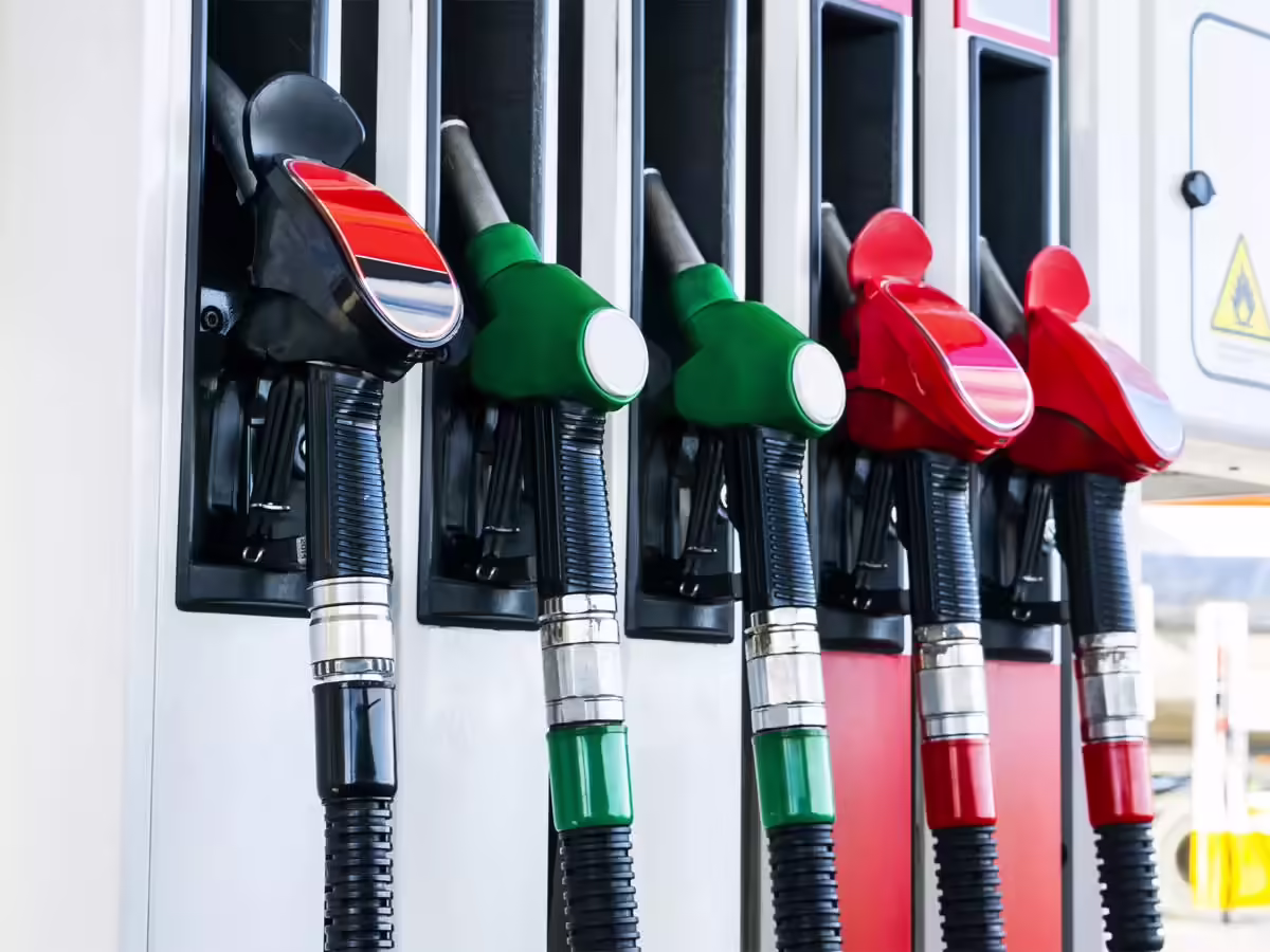 Singapore Sees First Gasoline Price Drop in Weeks as Global Oil Tumbles